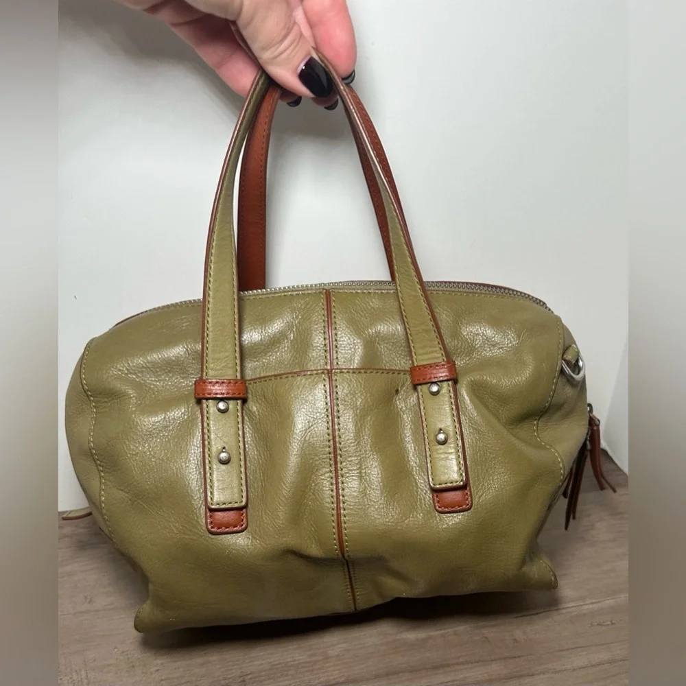 Vera‎ Bradley Gallatin Tanned Cowhide Leather Satchel Purse Cactus Green EUC.